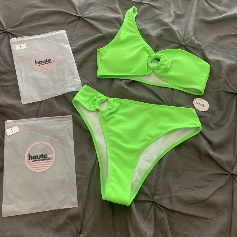 One shoulder bikini